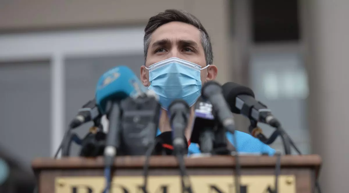 După ce au spus că lotul de vaccin AstraZeneca retras în Italia există și în România, autoritățile l-au găsit și l-au retras temporar, înlocuindu-l cu alte vaccinuri AstraZeneca