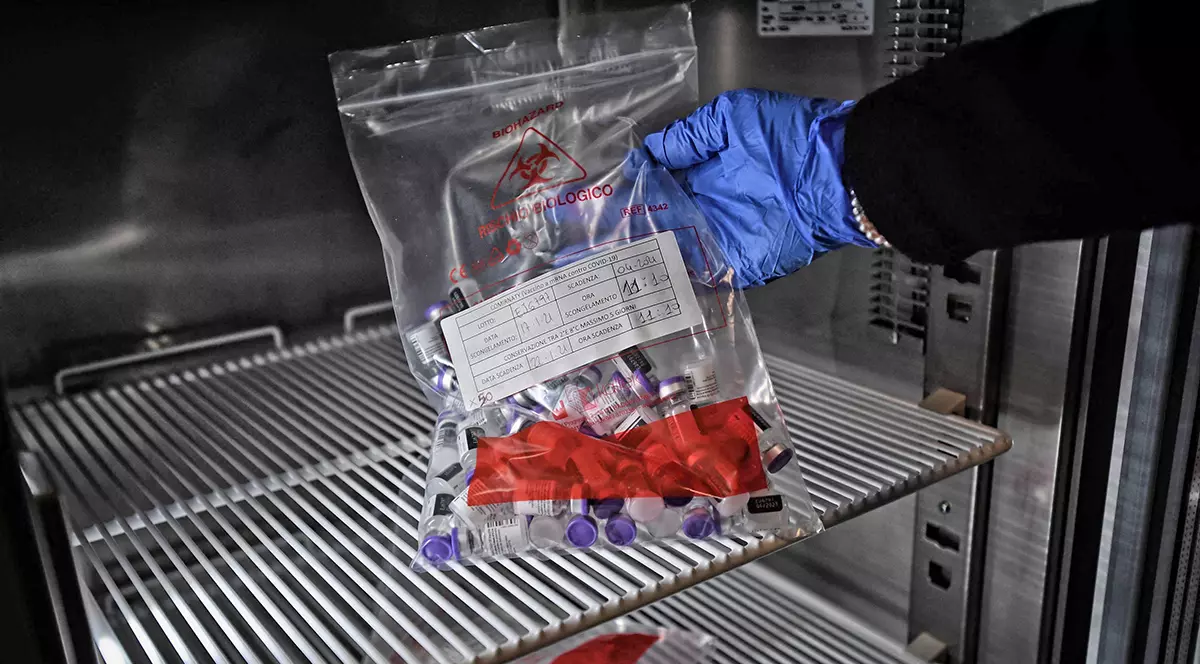 O nouă tranșă de vaccin Pfizer/BioNTech a sosit în România. Cum se vor împărţi cele peste 214.000 de doze