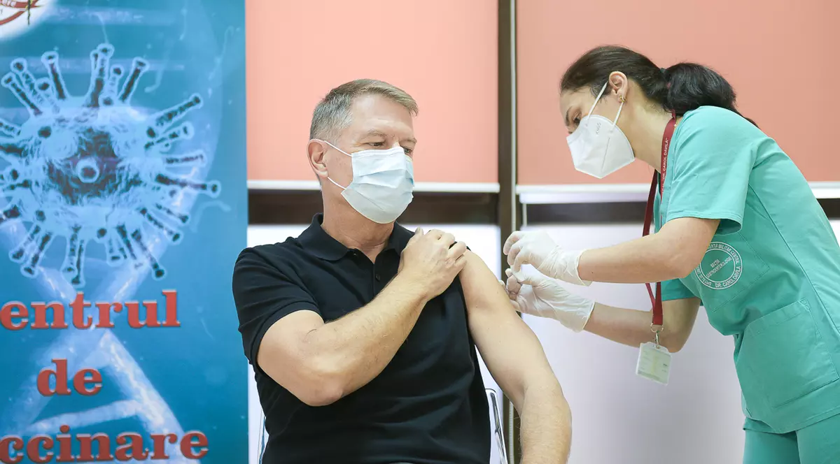 Klaus Iohannis, un nou apel pentru vaccinarea anti-COVID: „Dragii mei, nu există variantă de rezervă”