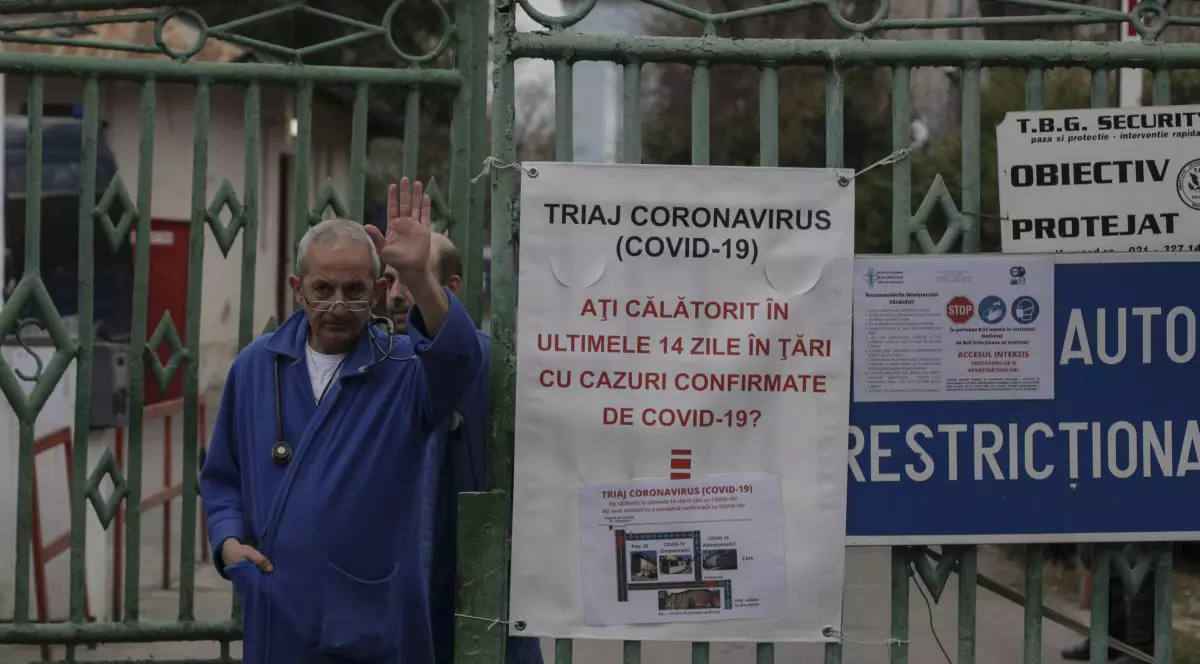Medicul de gardă a spus autorităților că era treaz la 5, ora incendiului. Informația că a fost rănit în operațiunea care a urmat nu e corectă