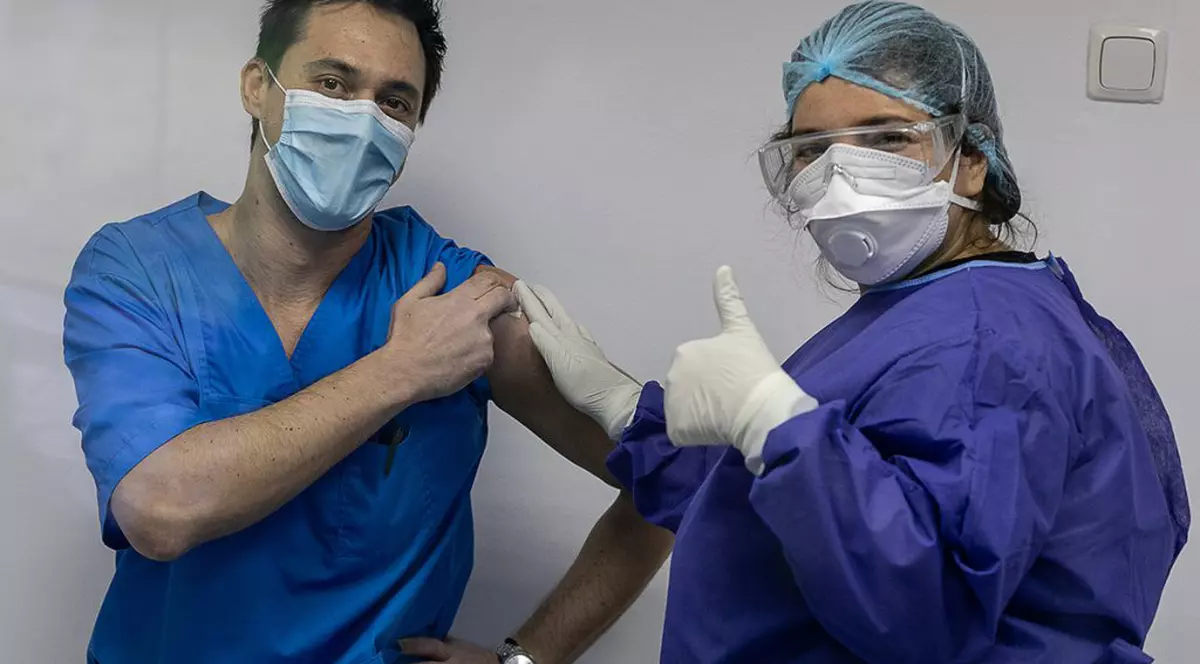 VIDEO Aproape 12.000 de persoane au fost vaccinate în România luni - cel mai mare număr de până acum. 10 reacții adverse raportate