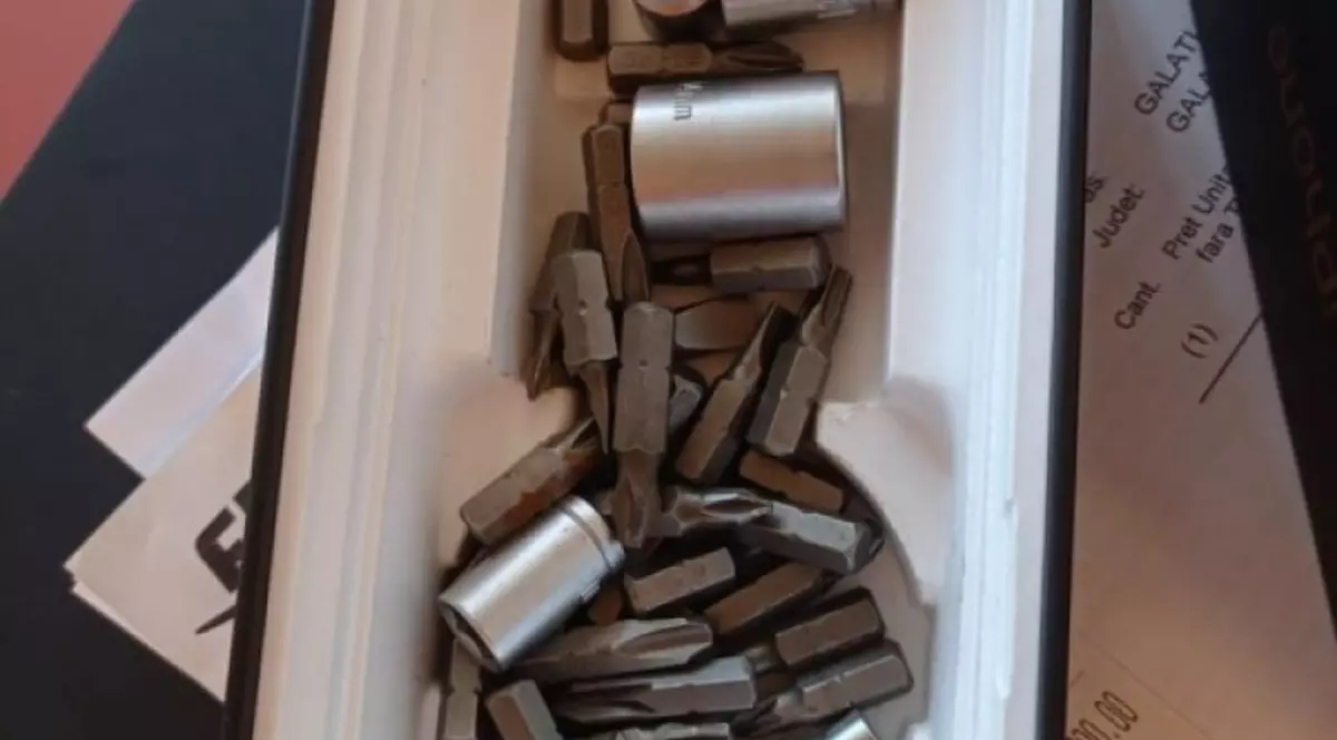 Pensionara care a primit șuruburi în loc de un telefon de 6.700 de lei a primit un smartphone din partea magazinului