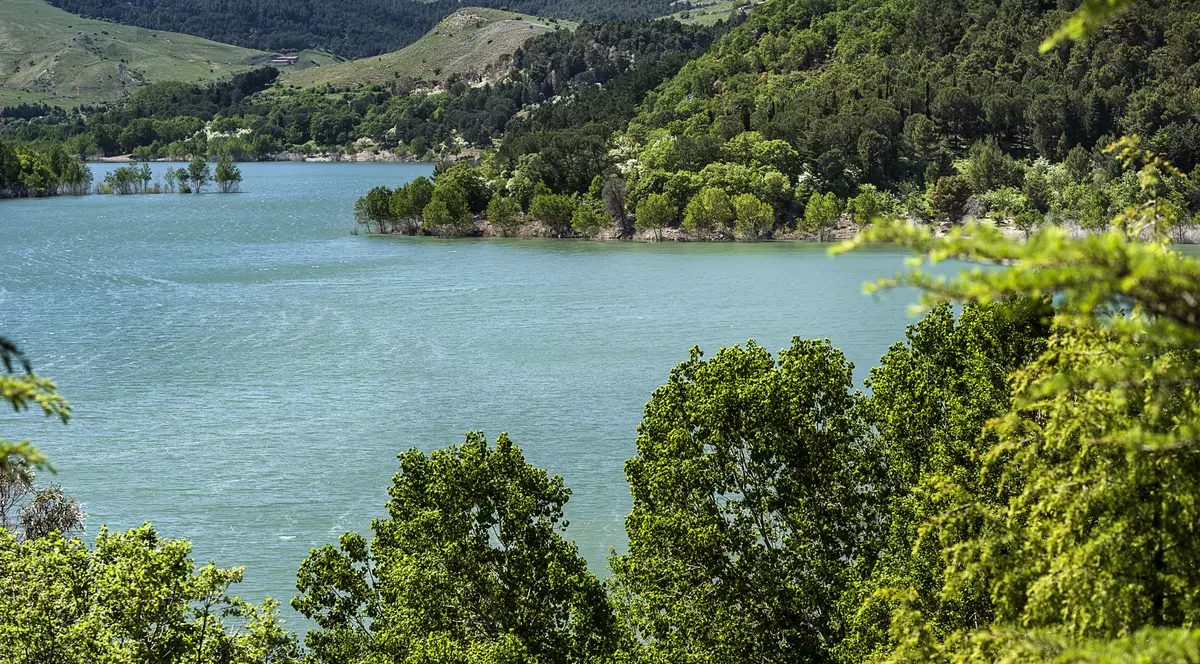 Încă un oraș din Italia scoate la vânzare case în valoare de un euro. Autoritățile îi ajută pe cumpărători să-și decoreze locuințele