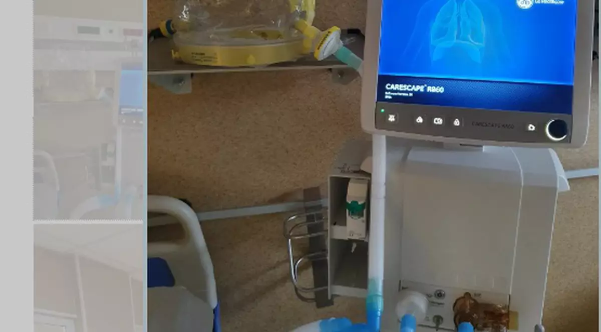 Dispozitive pentru pacienții COVID-19 intubați, donate de Episcopia Devei și Hunedoarei