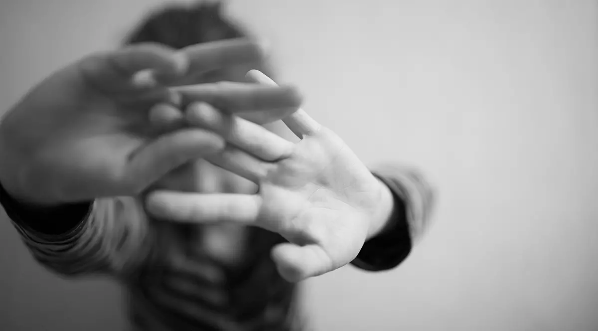 Fetiţă de 9 ani, abuzată sexual repetat, sub ochii tatălui paralizat de frică﻿