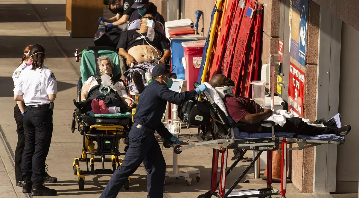 Număr fără precedent de decese în SUA: peste 4.000 de morți infectați cu coronavirus într-o zi