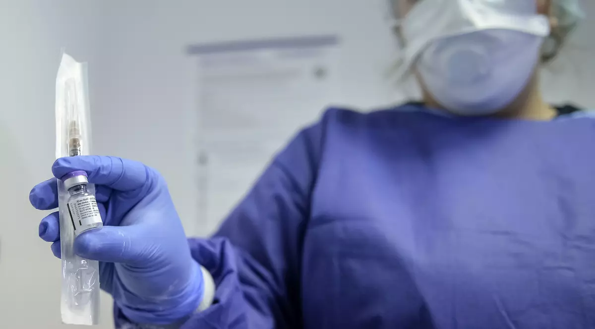 Expert român, despre amânarea celei de-a doua doze de vaccin anti-COVID, pentru ca mai mulți oameni să fie imunizați: „Ar putea fi o soluție și pentru România”