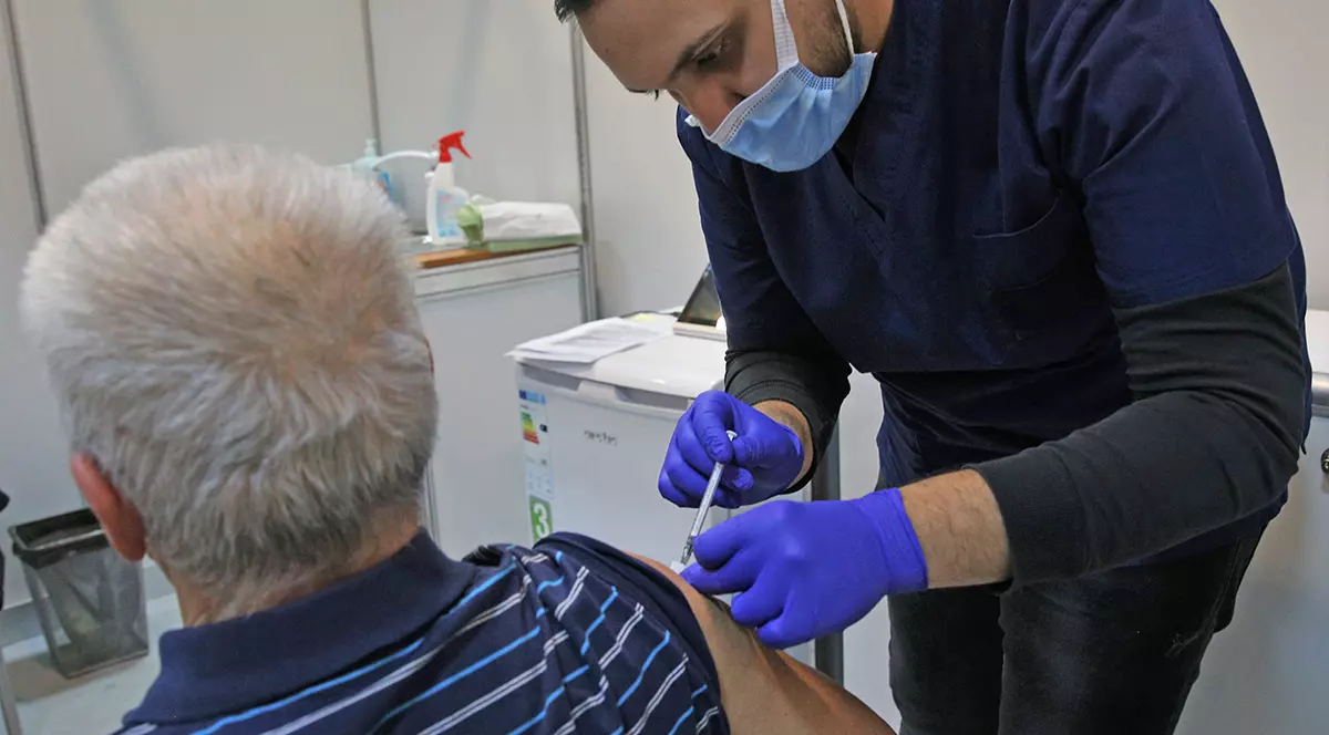 Peste 27.000 de persoane au fost vaccinate în ultimele 24 de ore. Număr mai mic de imunizări, față de ieri