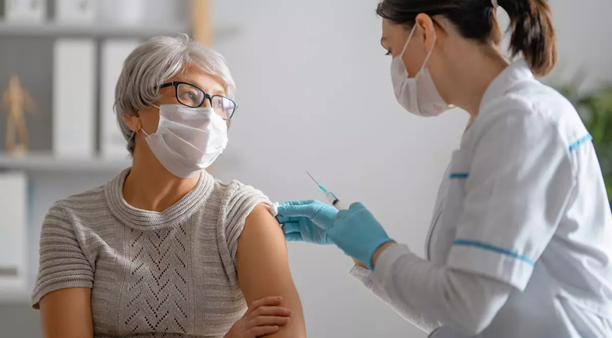 VIDEO Haos în prima zi de vaccinare din etapa a II-a la centrul de la Marius Nasta. Beatrice Mahler spune că s-au suprapus mai multe probleme