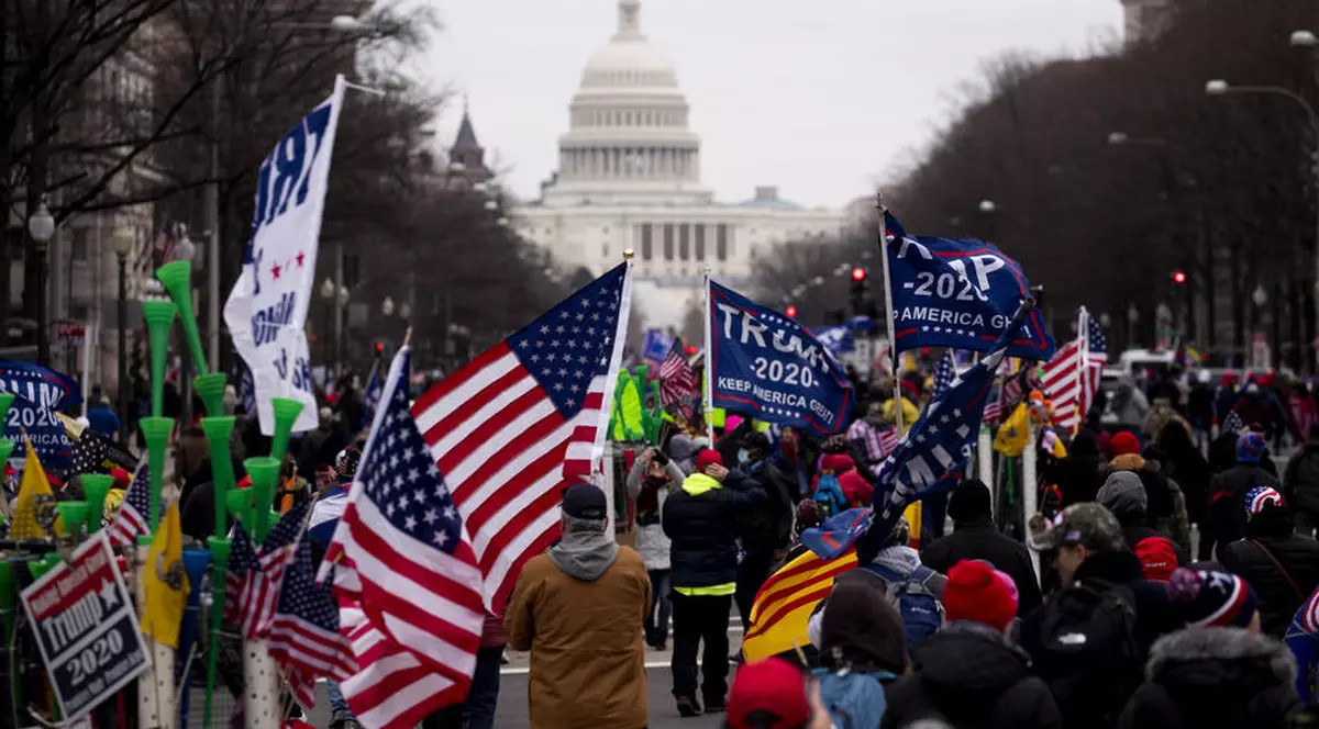 Poliția Capitoliului din SUA solicită mai multe forțe de ordine pentru a-i opri pe protestatari﻿