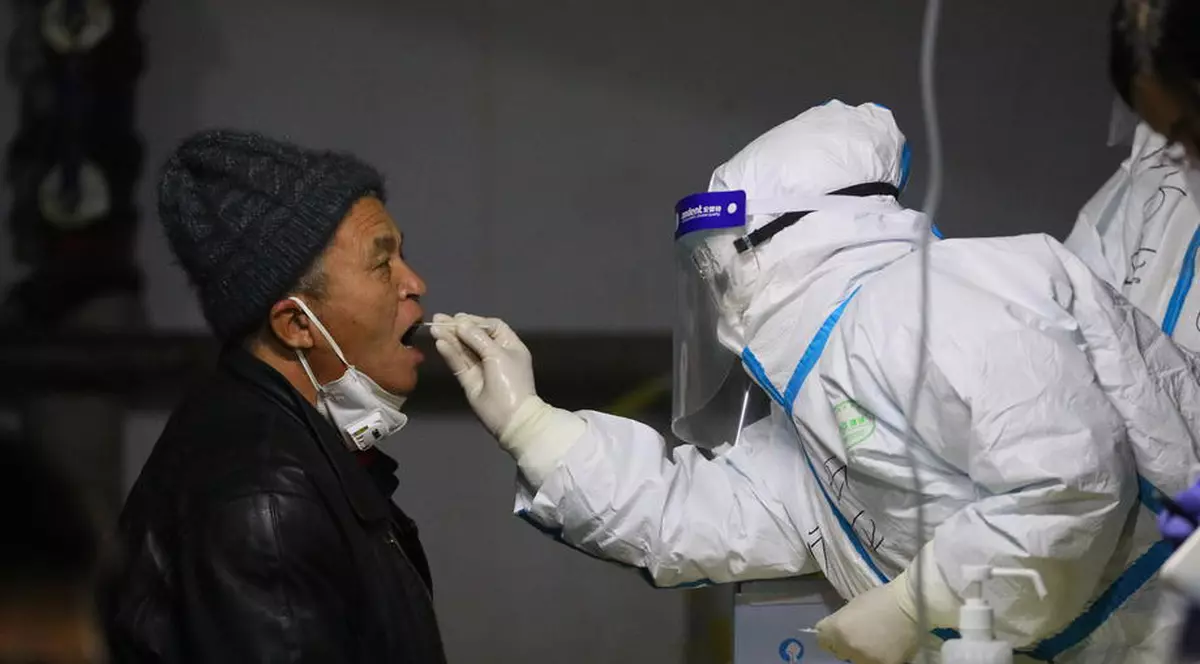 Primul deces provocat de coronavirus în China după 8 luni. Experții OMS au ajuns la Wuhan