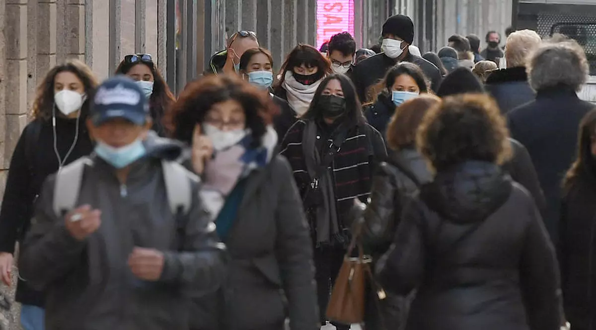 Modul de calcul a ratei de infectare, indicatorul de care depinde relaxarea restricțiilor, va fi schimbat. „Nu vor mai fi excluse cazurile din focare”