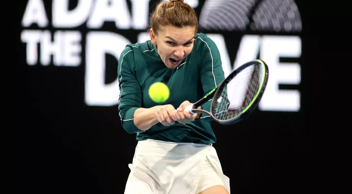Simona Halep, victorie cu Ashleigh Barty, într-un meci demonstrativ disputat la Adelaide