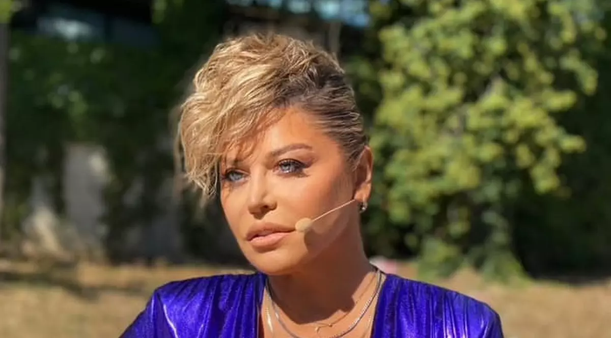 Cum arată Loredana Groza în costum de baie la aproape 51 de ani. Artista și-a surprins fanii