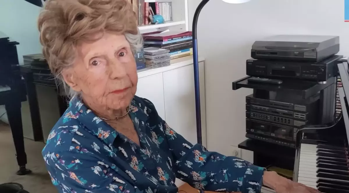 O pianistă franceză de 106 ani va lansa cel de-al șaselea album din carieră. „Muzica e hrana mea”