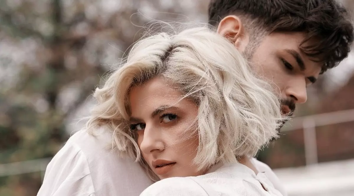 Lidia Buble a pozat provocator și a publicat imaginea pe rețeaua de socializare. Artista a recunoscut că a luat câteva kilograme în plus. „Sunt doar grasă”