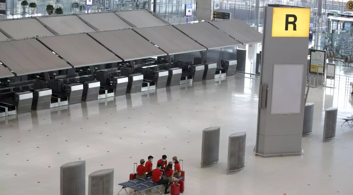 Pașapoartele de vaccinare pot deschide granițele, dar restrâng libertăți și ridică probleme de discriminare sau inechitate, spun criticii măsurii