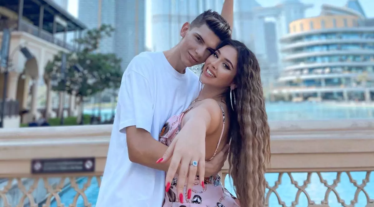 Sărbătoare în „familia” PRO TV. Una dintre noile vedete ale stației se mărită: „Ne iubim mult”