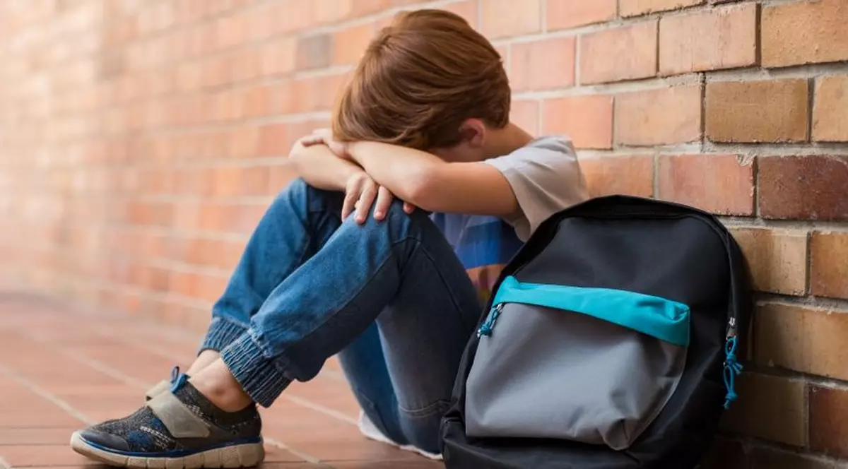 Imagini revoltătoare cu un copil de 13 ani, filmat în timp ce este bătut până la leșin de alți adolescenți