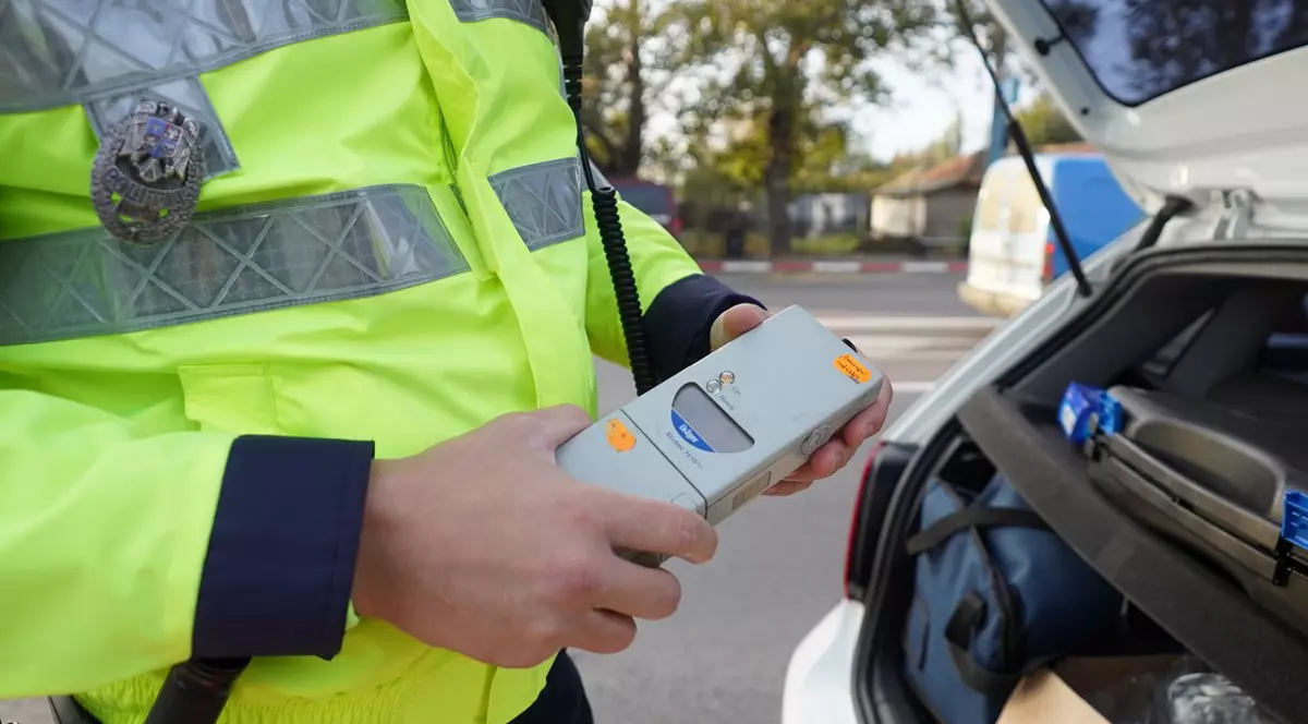 Avertismentul medicului Tudor Ciuhodaru: Nu conduceți dacă ați băut. Pentru dispariţia completă a alcoolului din sânge sunt necesare 6-7 ore