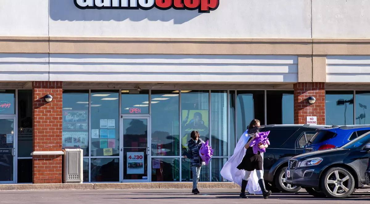 Netflix face un film despre atacul bursier asupra GameStop. Studioul MGM a cumpărat drepturile pentru o carte și vrea să ecranizeze aceeași poveste. Magazin GameStop