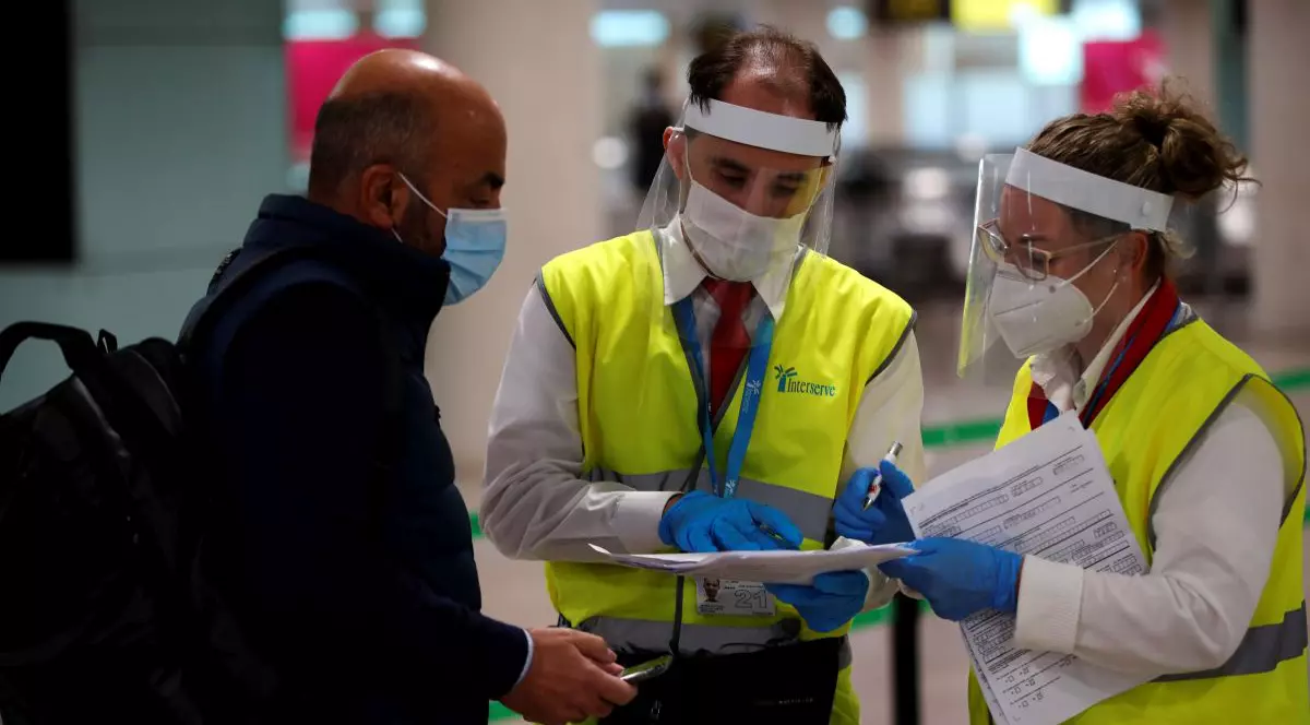 Ce se întâmplă cu românii care ajung la graniță fără test COVID negativ, din 12 februarie. Precizările lui Raed Arafat