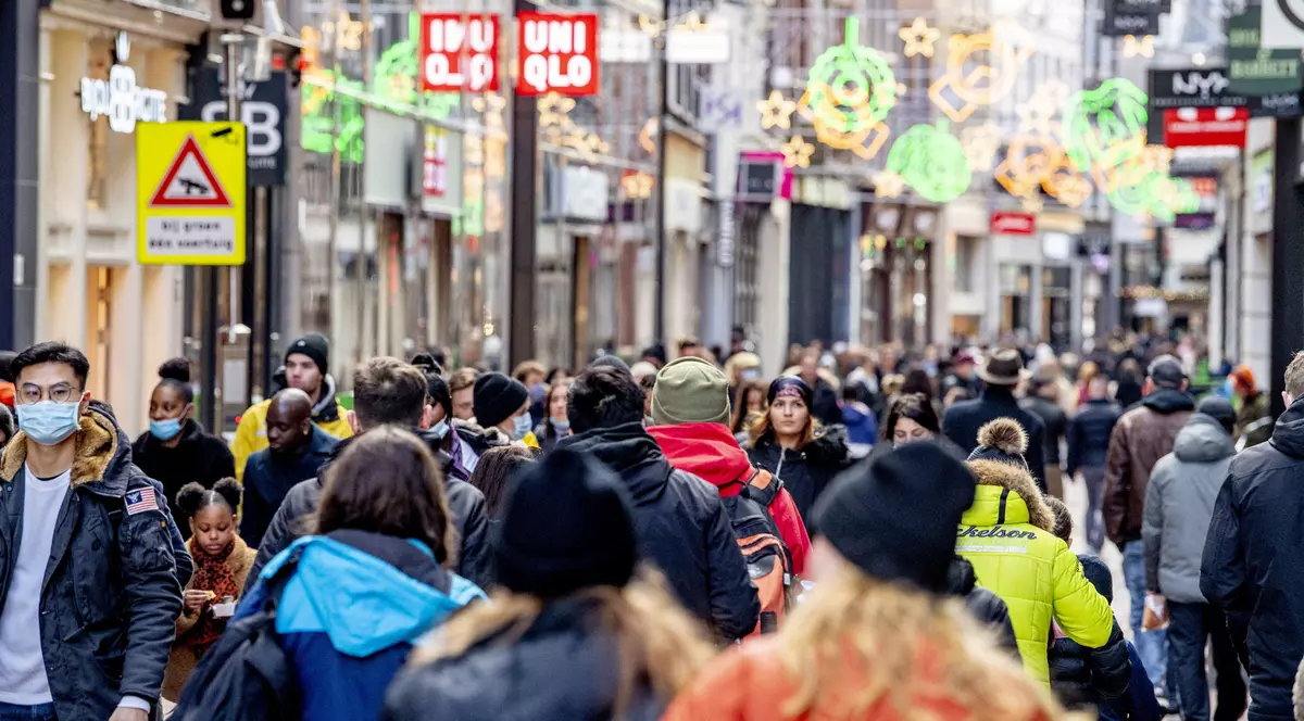 Olanda anunță că jumătate din noile infecții COVID sunt cu noua tulpină din Marea Britanie