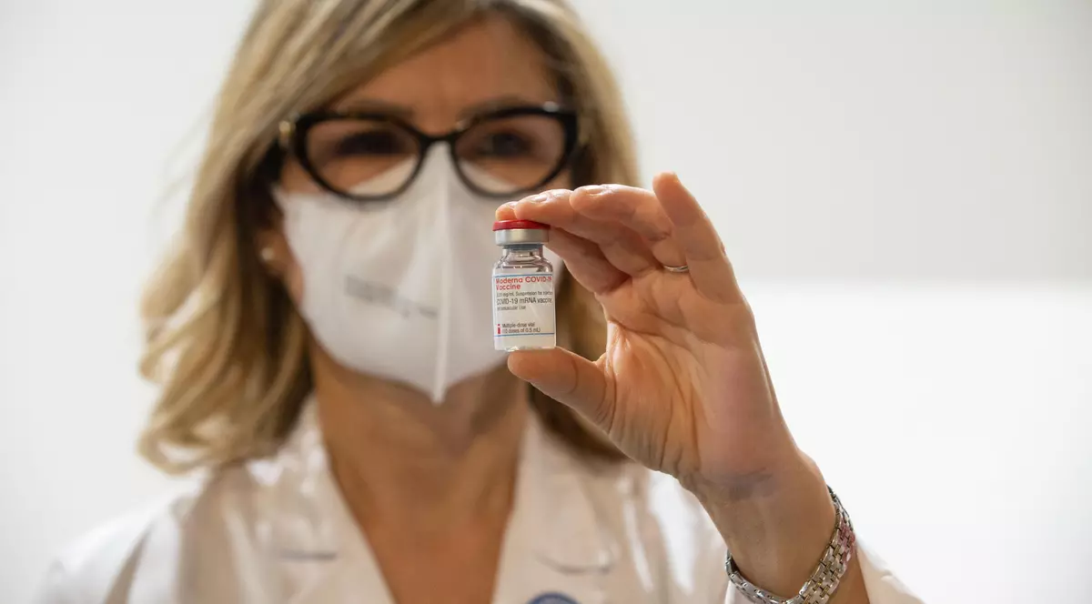 „În stocuri nu mai avem nicio doză de la Moderna”, anunță Valeriu Gheorghiță. Următoarea tranșă, stocată pentru rapel