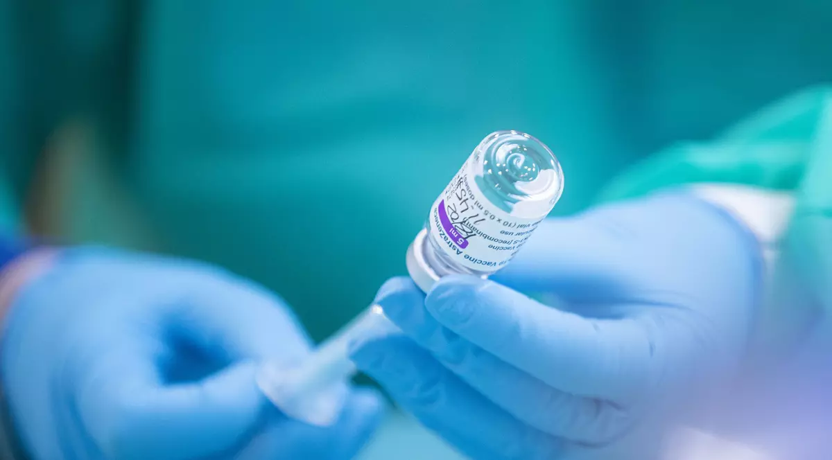 Femeie de 46 de ani, reacție de tip anafilactic după vaccinarea cu AstraZeneca, potrivit Comitetului Național de Vaccinare