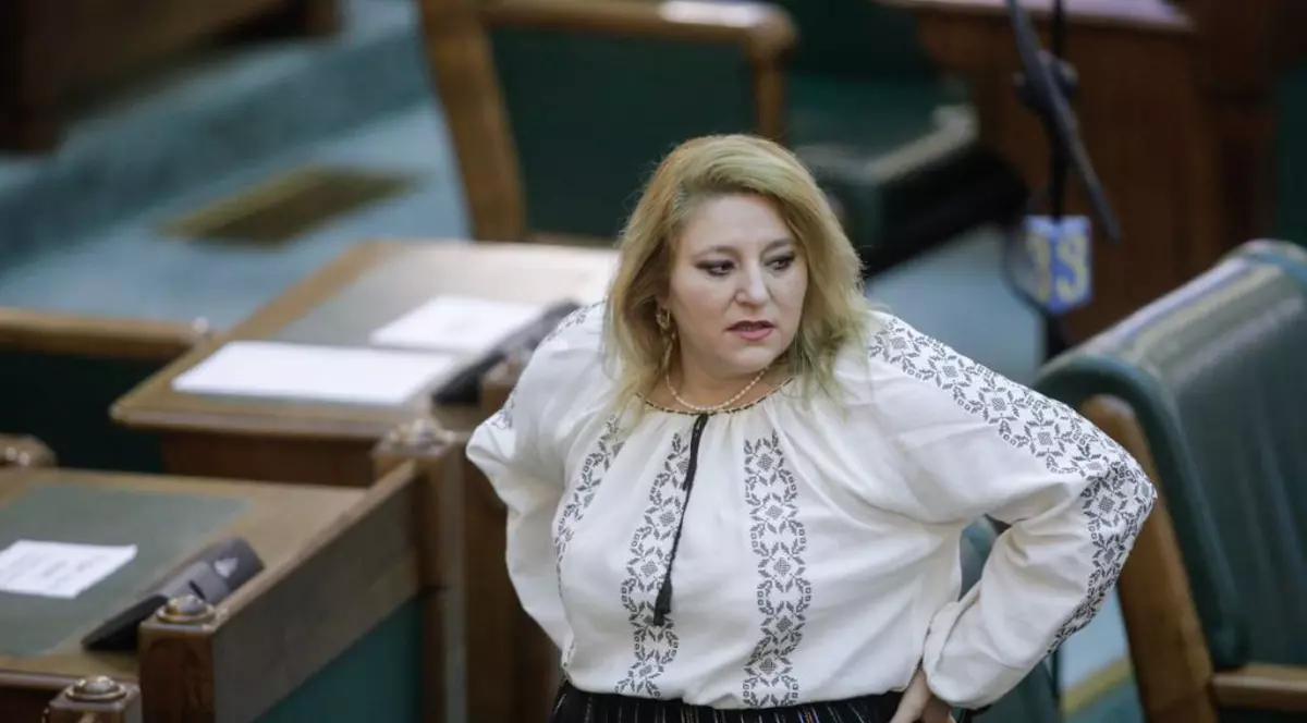 VIDEO Reacția lui Lucian Bode, după ce Diana Șoșoacă a acuzat că a fost bruscată de bodyguarzi la „Marius Nasta”