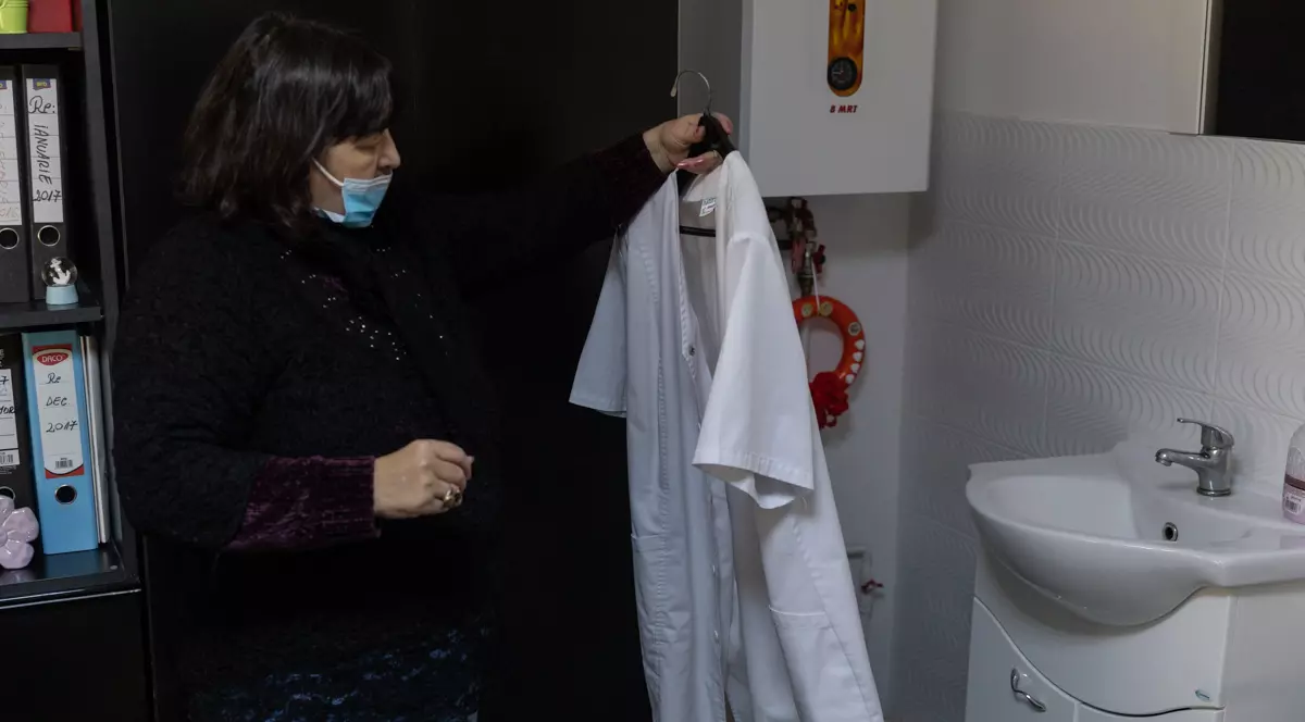 REPORTAJ. Zeci de medici de familie au murit de COVID și au lăsat în urmă localități fără niciun doctor. „E ruleta rusească”