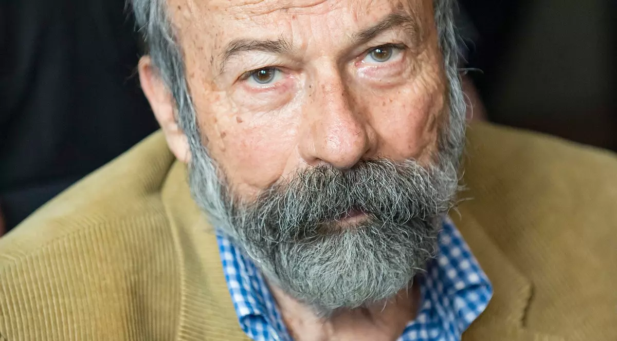 A murit Arturo Di Modica, creatorul unei statui emblematice de pe Wall Street. Sculptorul avea 80 de ani