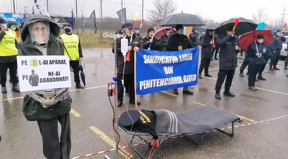 Pază asigurată cu deținuți, într-un penitenciar din România, din lipsă de personal. Sindicalist: „Am ajuns la limită”