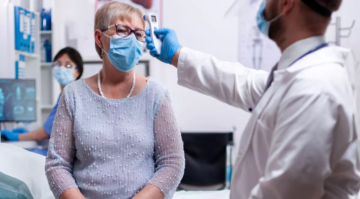 COVID-19, cea mai lungă boală virală. Un nou studiu arată că 30% dintre cei infectați continuă să prezinte simptome și la 9 luni de la momentul îmbolnăvirii