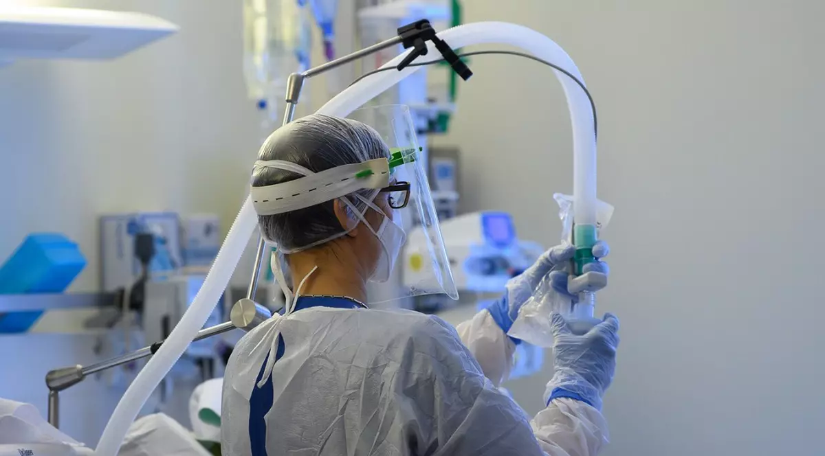 Eleva de 14 ani din Cluj, care s-a înecat cu un jeleu la școală, a murit la spital
