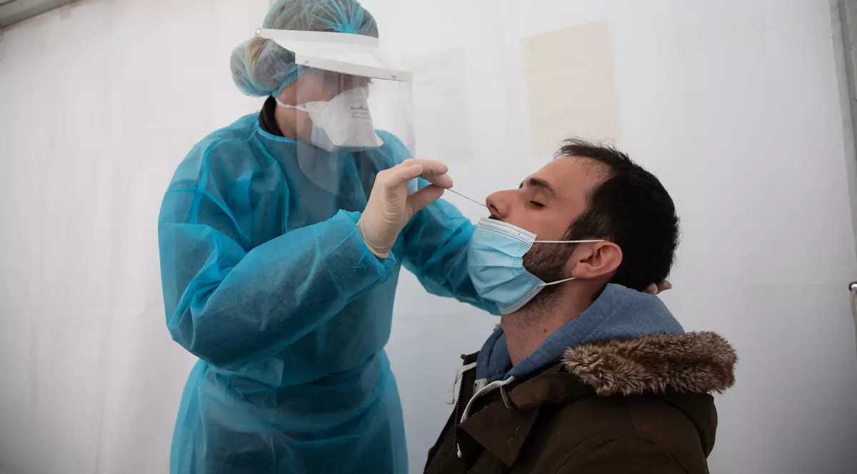 Trafic cu false certificate de teste negative Covid, în Marea Britanie, Franța, Spania și Olanda