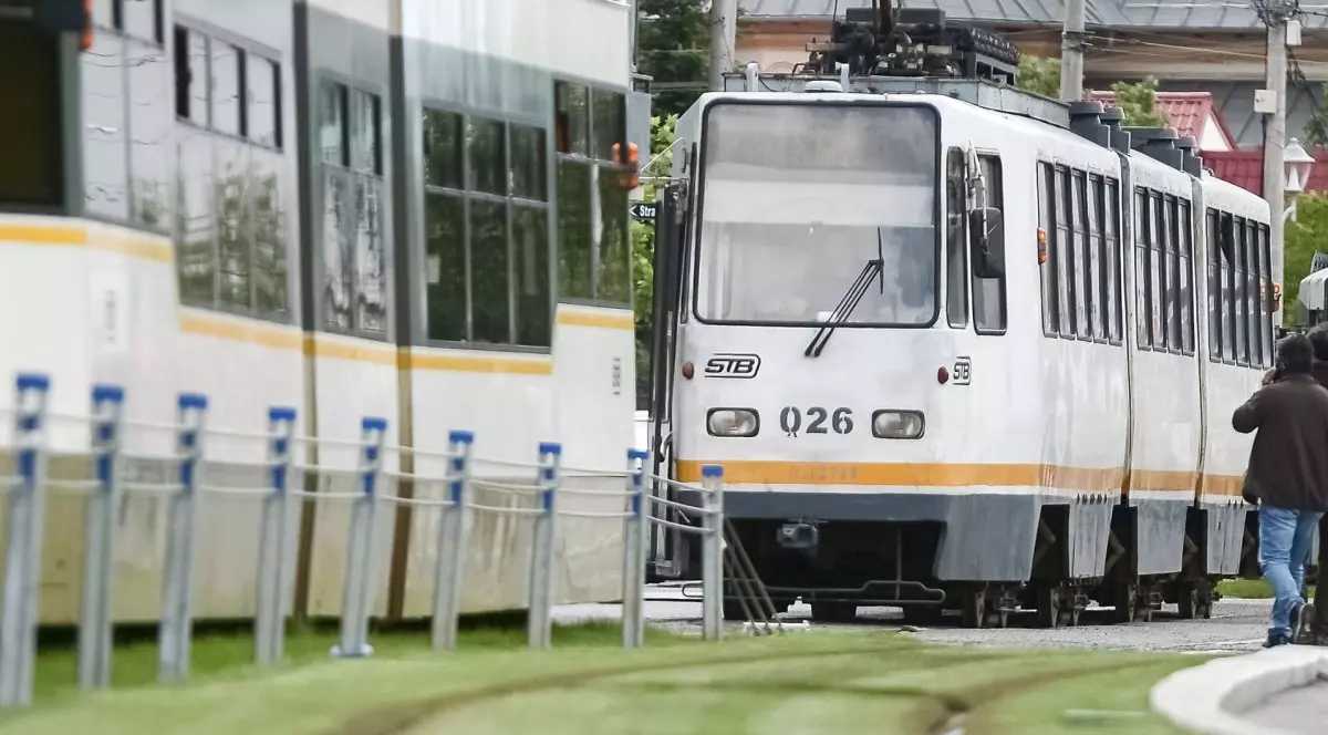 Noile tramvaie din București necesită modernizarea a 50 de kilometri de linii, operațiune de 350 de milioane de euro. Tramvaie în București