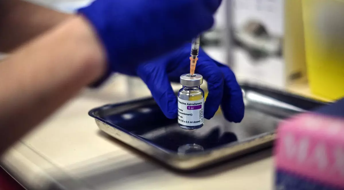 STUDIU | Vaccinul AstraZeneca este mai puțin eficient împotriva tulpinii virale din Africa de Sud