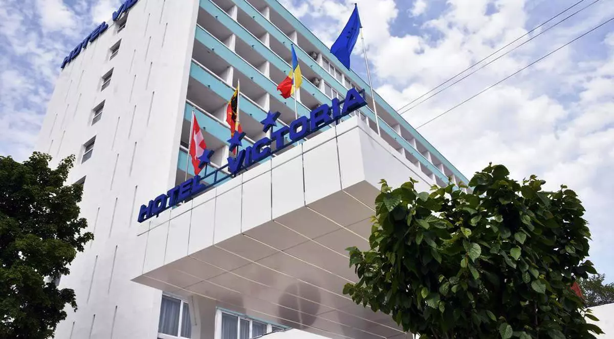 Hotel din Constanța, dat în judecată de un client din cauza mirosului de canalizare din cameră. Ce a decis instanța