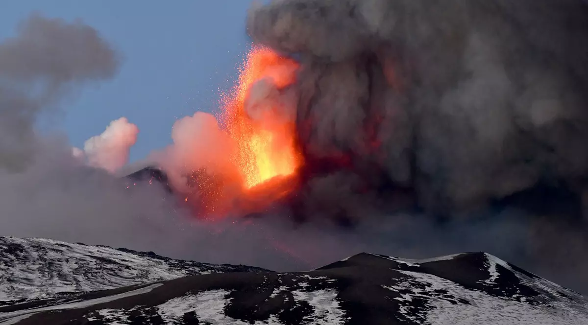 VIDEO | Erupție spectaculoasă a vulcanului Etna, cea mai puternică din ultimii ani