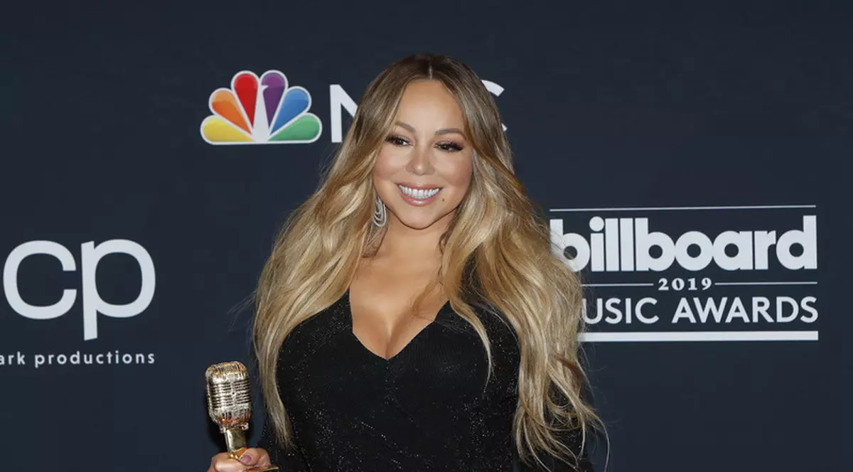 Sora cântăreței Mariah Carey îi cere artistei 1,25 milioane de dolari în instanță drept daune morale