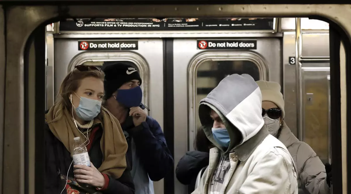 Metroul din New York folosește vocile unor vedete pentru a îndemna călătorii să respecte măsurile anti-COVID