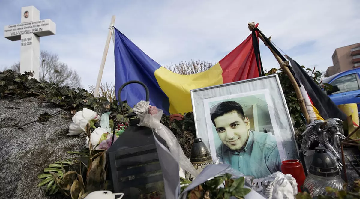 Tatăl lui Vili Viorel Păun, tânărul ucis acum un an în atentatul de la Hanau, acuză polițiștii germani de rasism. „I-am auzit spunând: «Nu cred că un țigan ar fi avut curaj civic»”