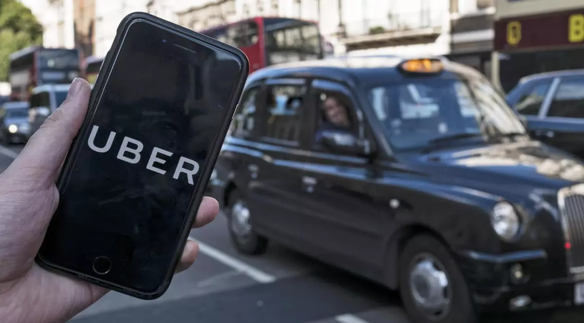 Curtea Supremă a Marii Britanii a decis: șoferii Uber sunt angajați, nu contractori independenți. Care este situația în România