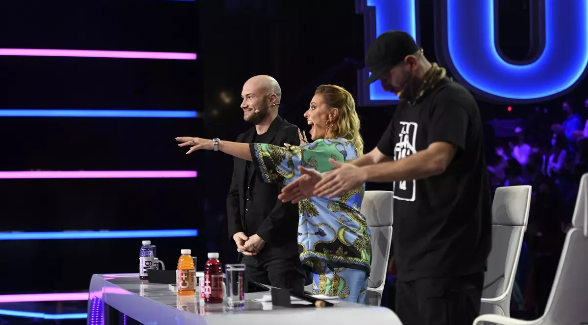 Surpriza pentru Mihai Bendeac cu ocazia zilei sale de naștere. Ce i-au pregătit colegii în prima ediție „iUmor”.  „N-am știut. Aduceam și eu o bomboană”