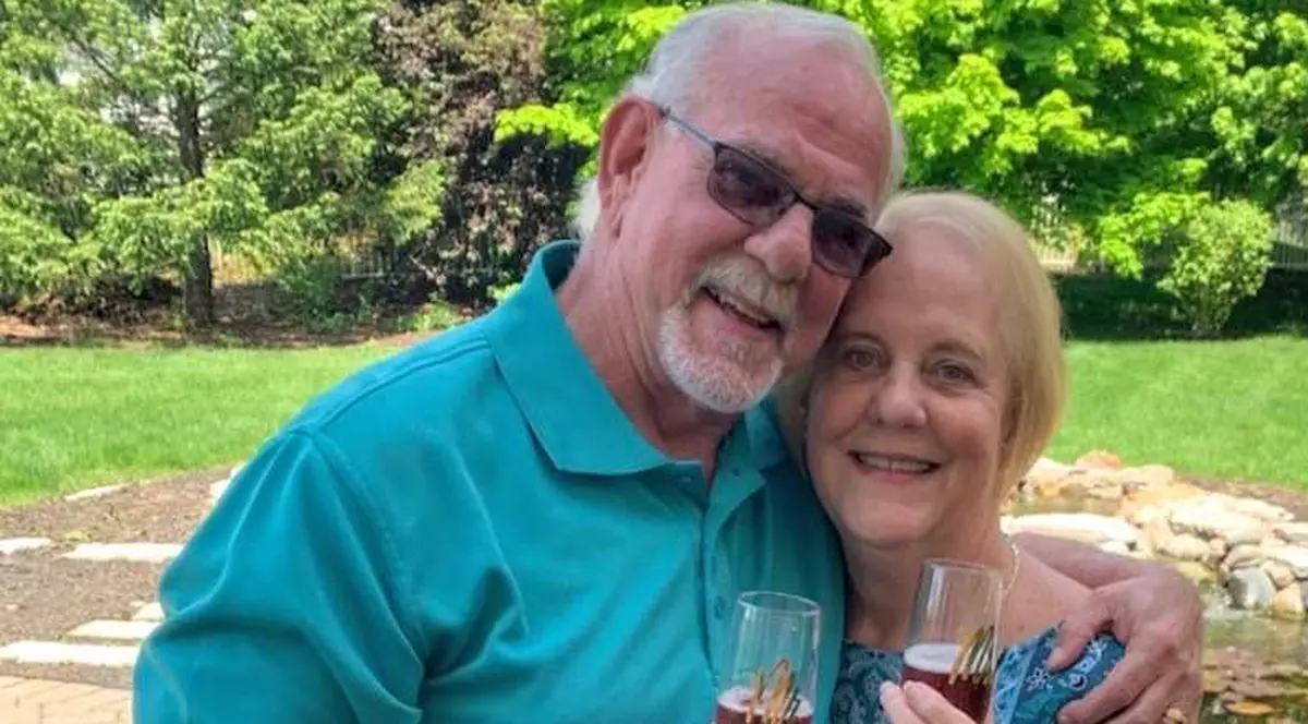 Povestea a doi îndrăgostiți, despărțiți în urmă cu 50 de ani și reuniți apoi de fiica lor dată spre adopție