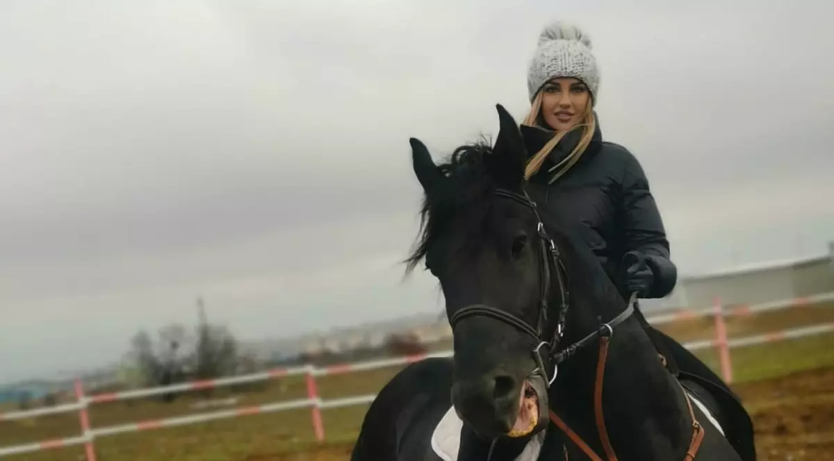 Cum se simte Tania Budi după ce s-a rănit în timpul unei ședințe de echitație. „Au urmat niște ore în care nu mi-am amintit nimic despre viața mea”