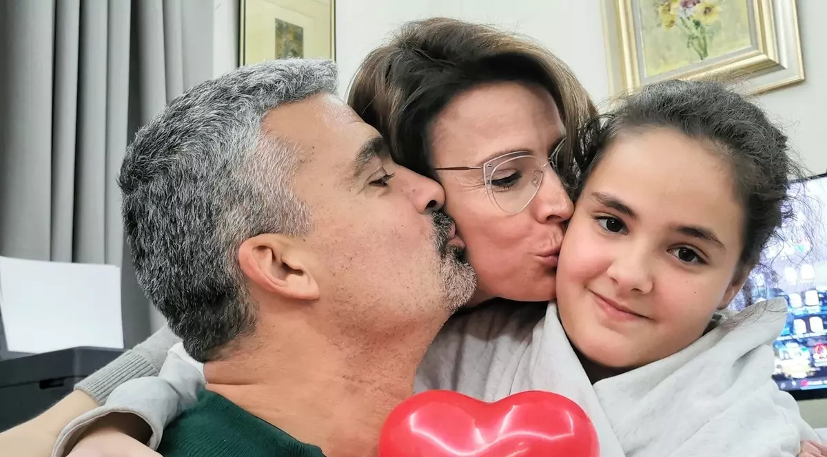 Anunțul făcut de Monica Davidescu în direct la matinalul Antenei 1. „Am primit o săptămână de muncă și un divorț”. Reacția lui Dani Oțil