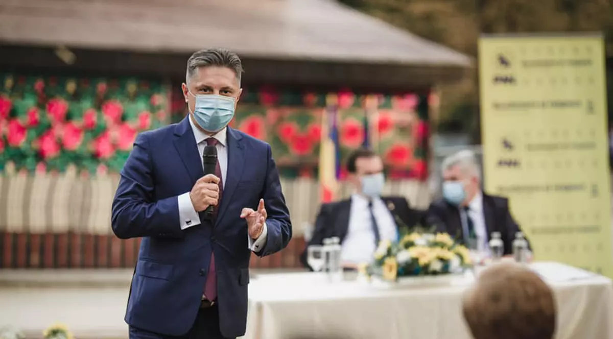 Rechizitoriu DNA în dosarul deputatului PNL Mugurel Cozmanciuc. Cum a încercat un om de afaceri să cumpere funcția de șef la Apele Române cu 500.000 de lei