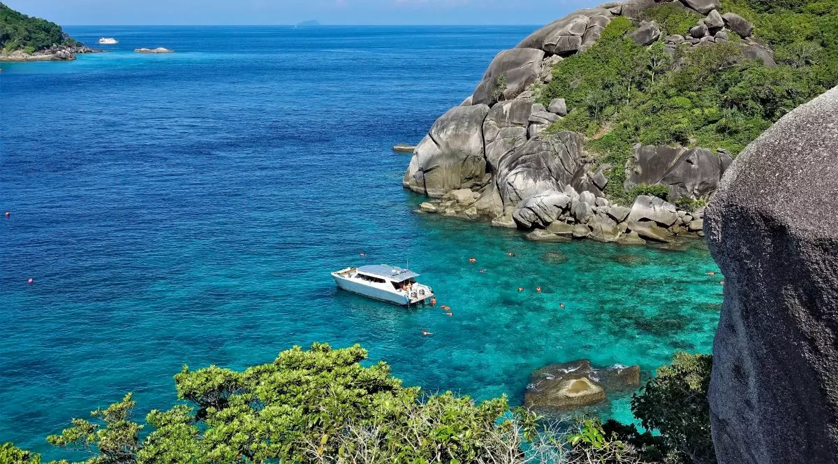 Turiștii care vizitează Thailanda vor sta două săptămâni în carantină pe iaht